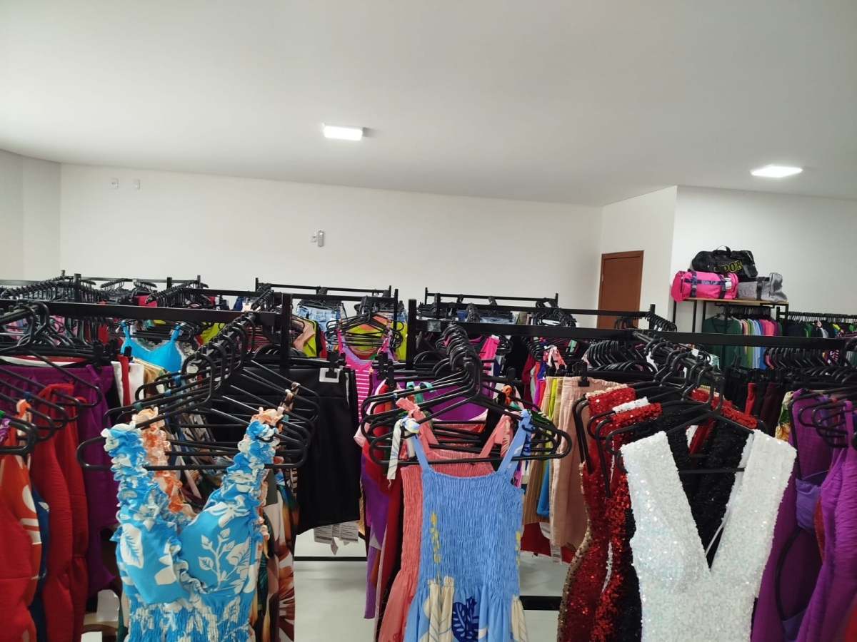 LOJA DE ROUPAS CONSOLIDADA, COM MARCA REGISTRADA - OPORTUNIDADE ÚNICA DE INVESTIMENTO