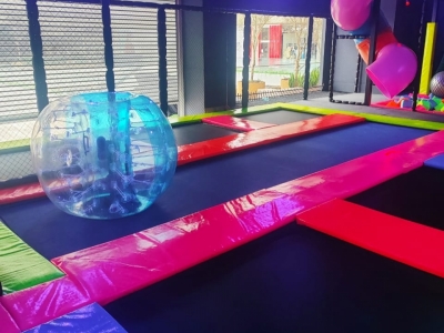 Parque de trampolim indoor 