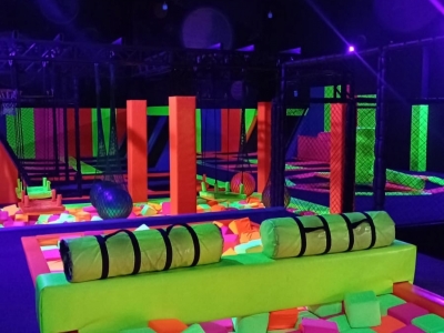 Parque de trampolim indoor 