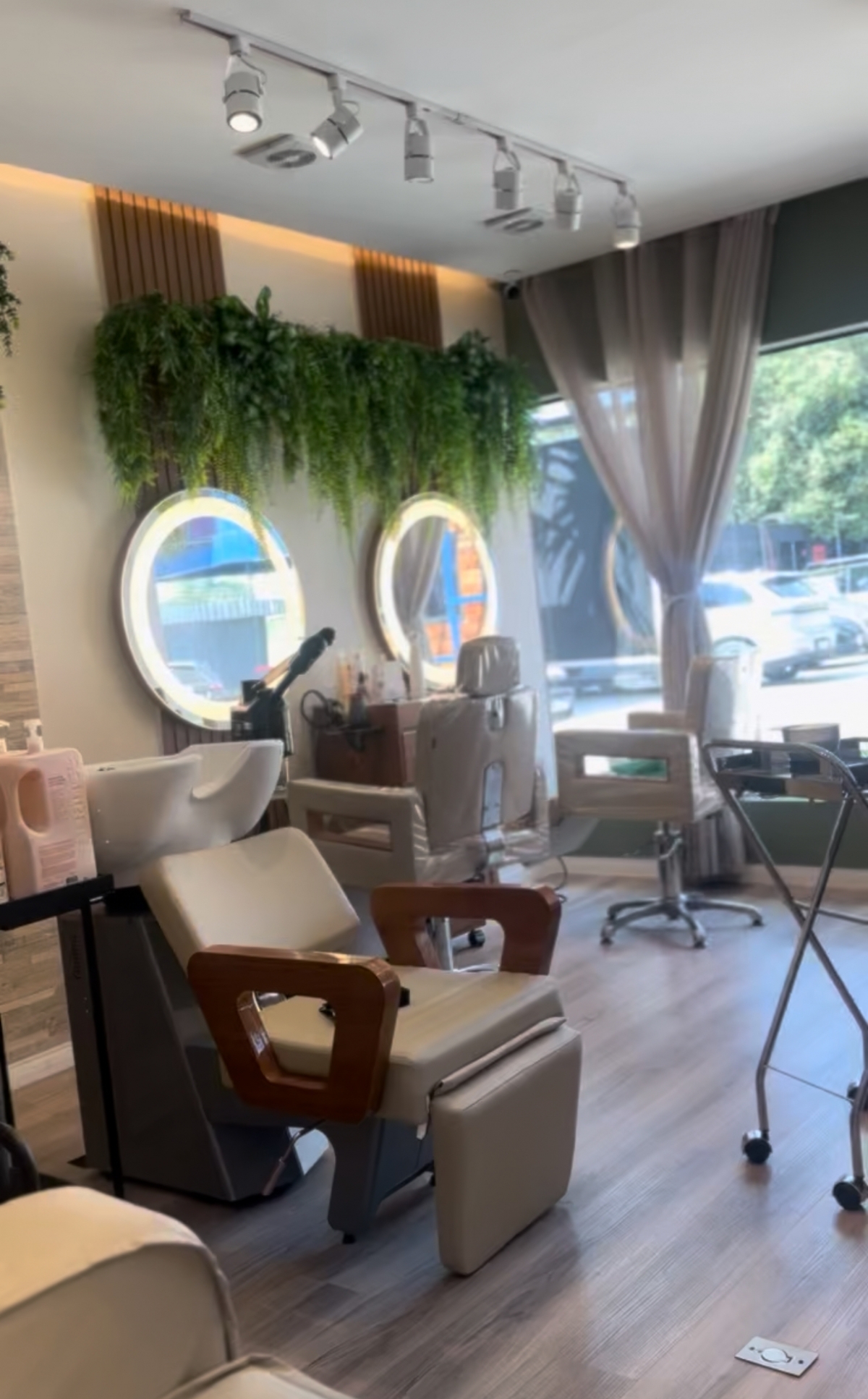 Salão Alto Padrão em Shopping Aberto 