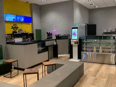 ÓTIMA OPORTUNIDADE – CAFETERIA COMPLETA E PRONTA PARA OPERAR 