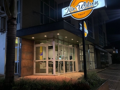ÓTIMA OPORTUNIDADE – CAFETERIA COMPLETA E PRONTA PARA OPERAR 