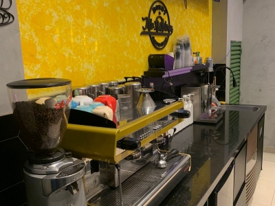 ÓTIMA OPORTUNIDADE – CAFETERIA COMPLETA E PRONTA PARA OPERAR 