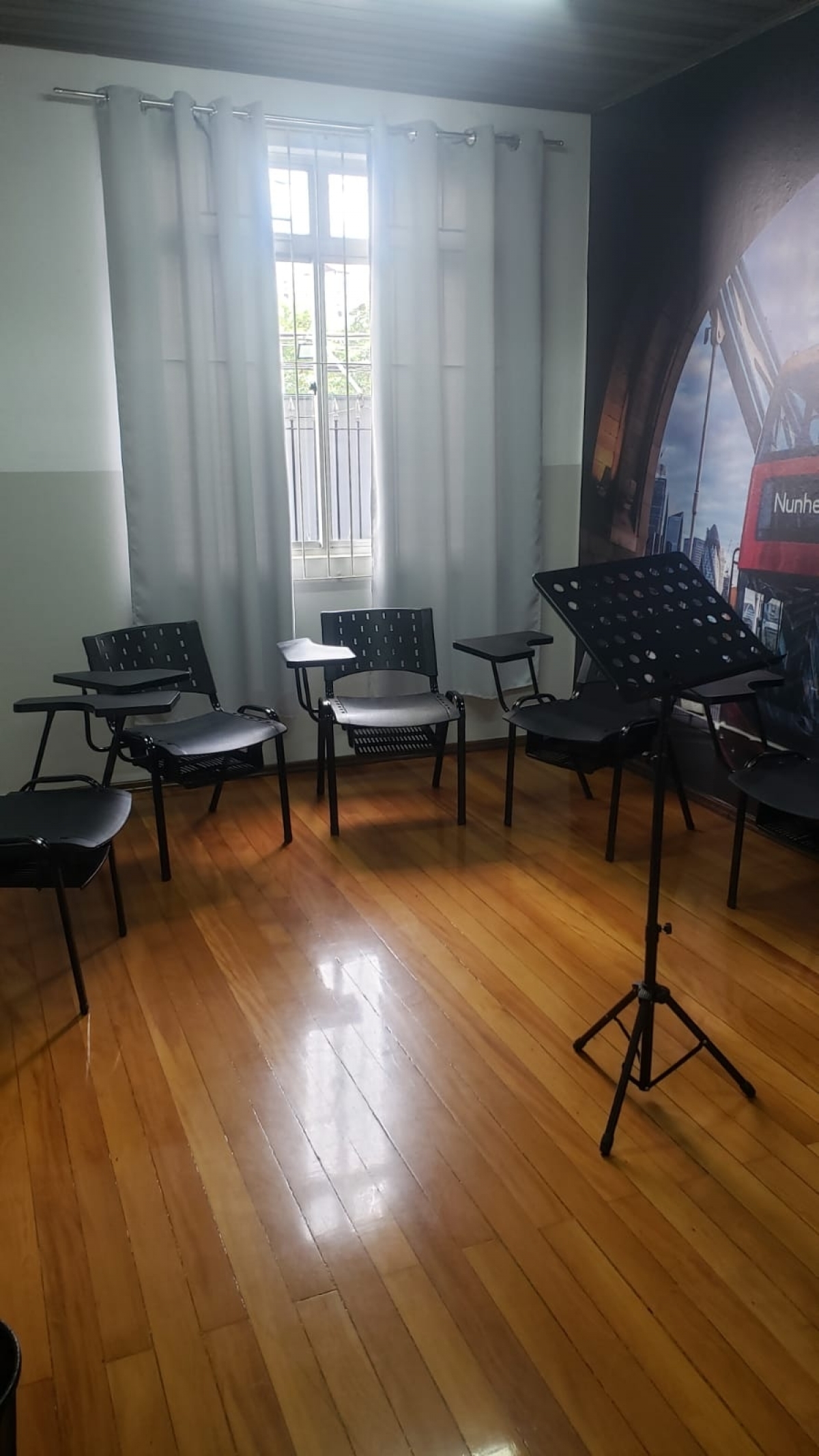 OPORTUNIDADE EM BLUMENAU: ESCOLA DE INGLÊS ESTRUTURADA E PRONTA PARA ASSUMIR