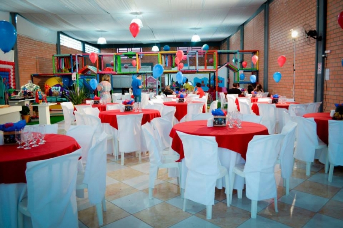 Casa de festa infantil e outras