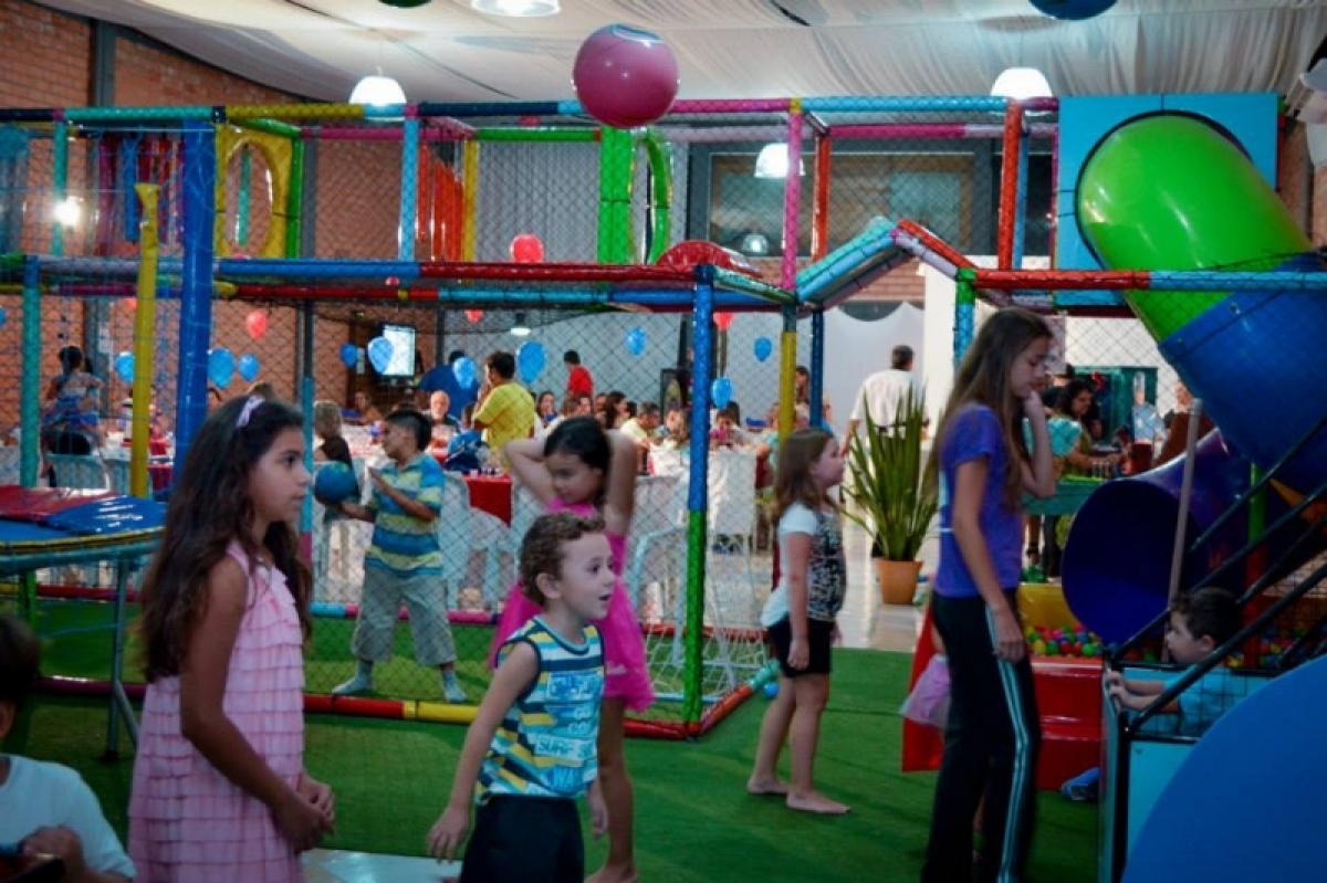 Casa de festa infantil e outras