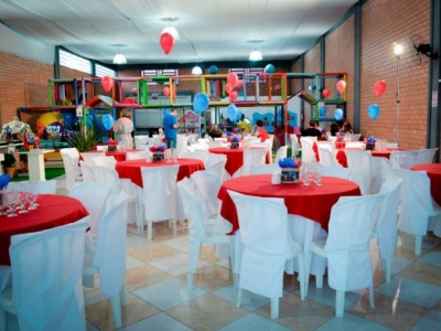 Casa de festa infantil e outras