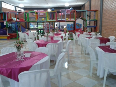 Casa de festa infantil e outras