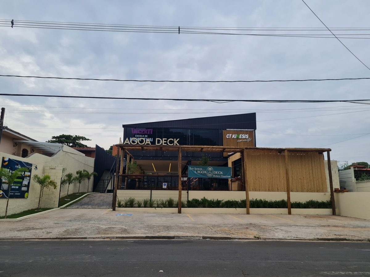 Complexo esportivo em operacao na Lagoa do Taquaral, Campinas/SP