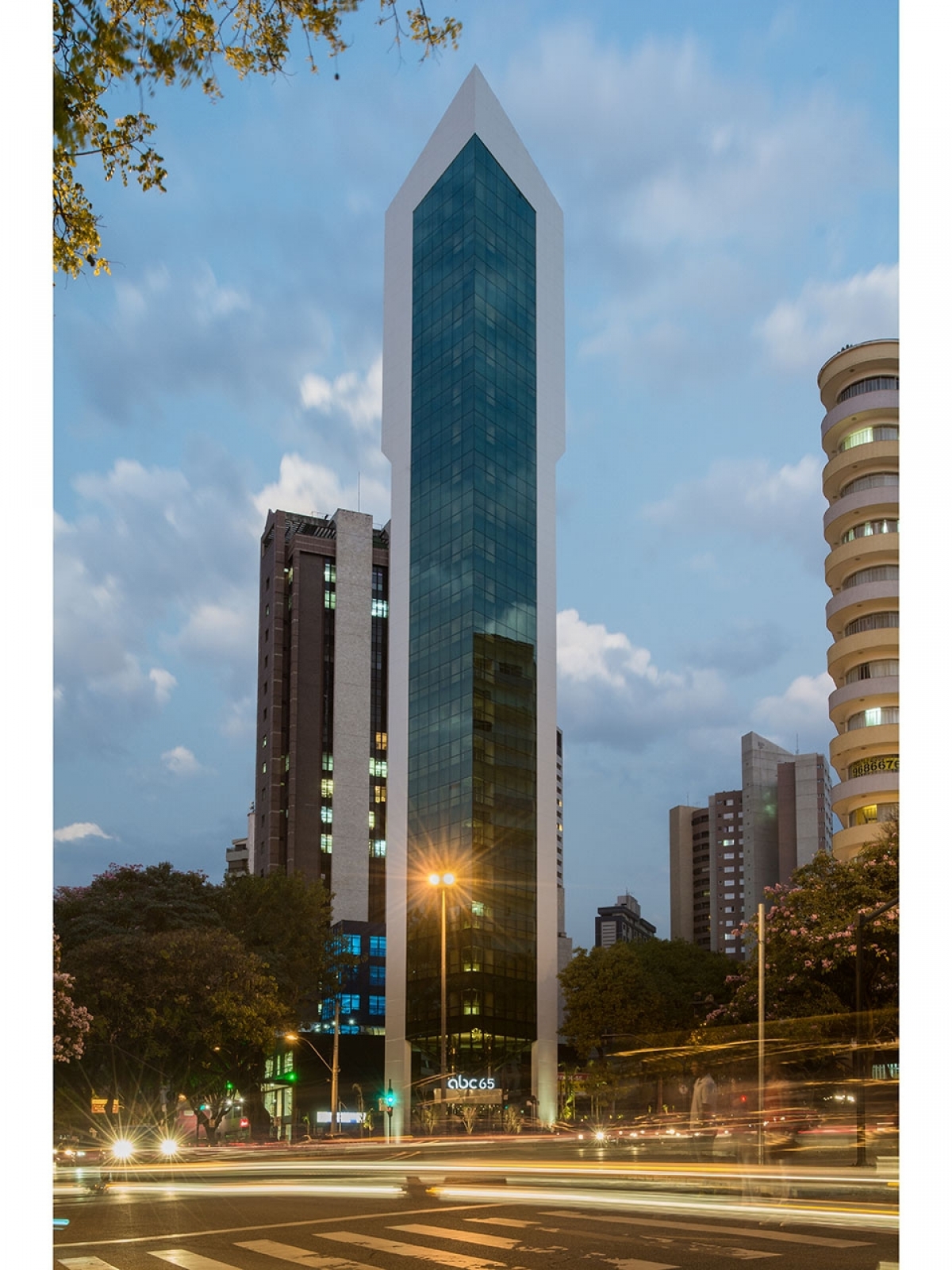 Empresa de manutenção predial e restauração de fachadas — 13 anos — Belo Horizonte/MG