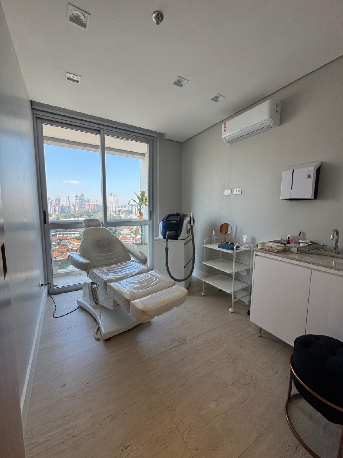 CLÍNICA DE ESTÉTICA COMPLETA À VENDA | REGIÃO DO MORUMBI – SÃO PAULO