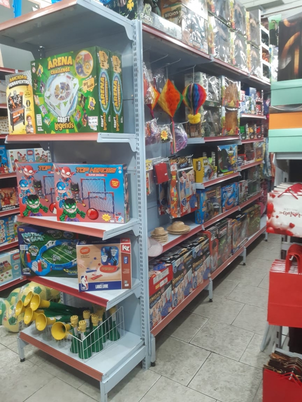 Brinquedos, Papelaria, Artigos de Época, Utilidades, Embalagens e Diversos