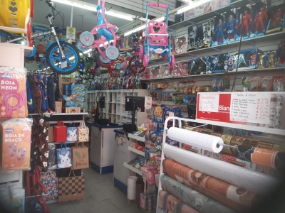 Brinquedos, Papelaria, Artigos de Época, Utilidades, Embalagens e Diversos