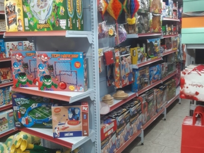 Brinquedos, Papelaria, Artigos de Época, Utilidades, Embalagens e Diversos