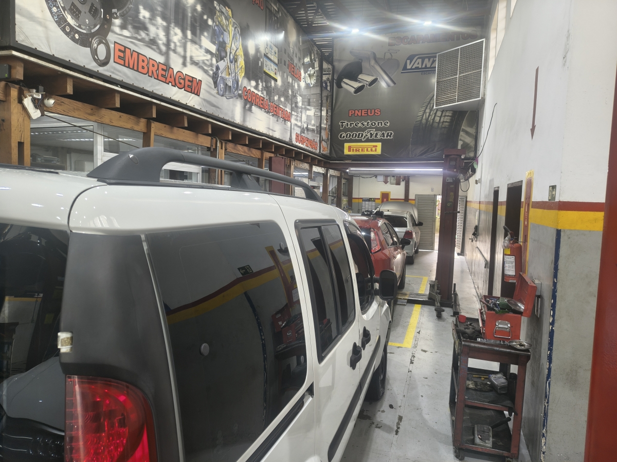 Centro automotivo vendas peças reparo veículos 