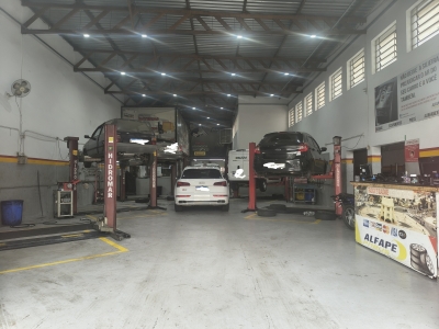 Centro automotivo vendas peças reparo veículos 