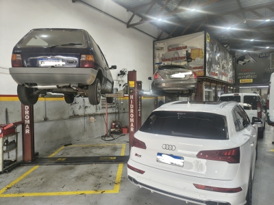 Centro automotivo vendas peças reparo veículos 