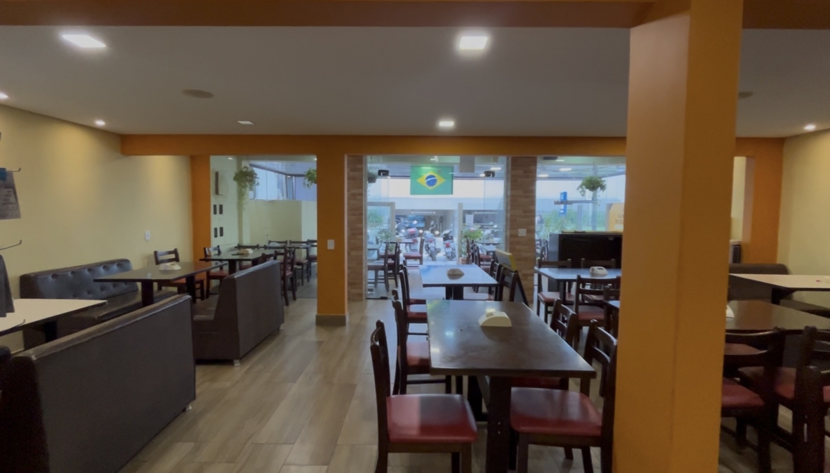 Restaurante completo à venda em Itajaí – em frente ao Shopping | 84 lugares | Cozinha completa | Pronto para trabalhar