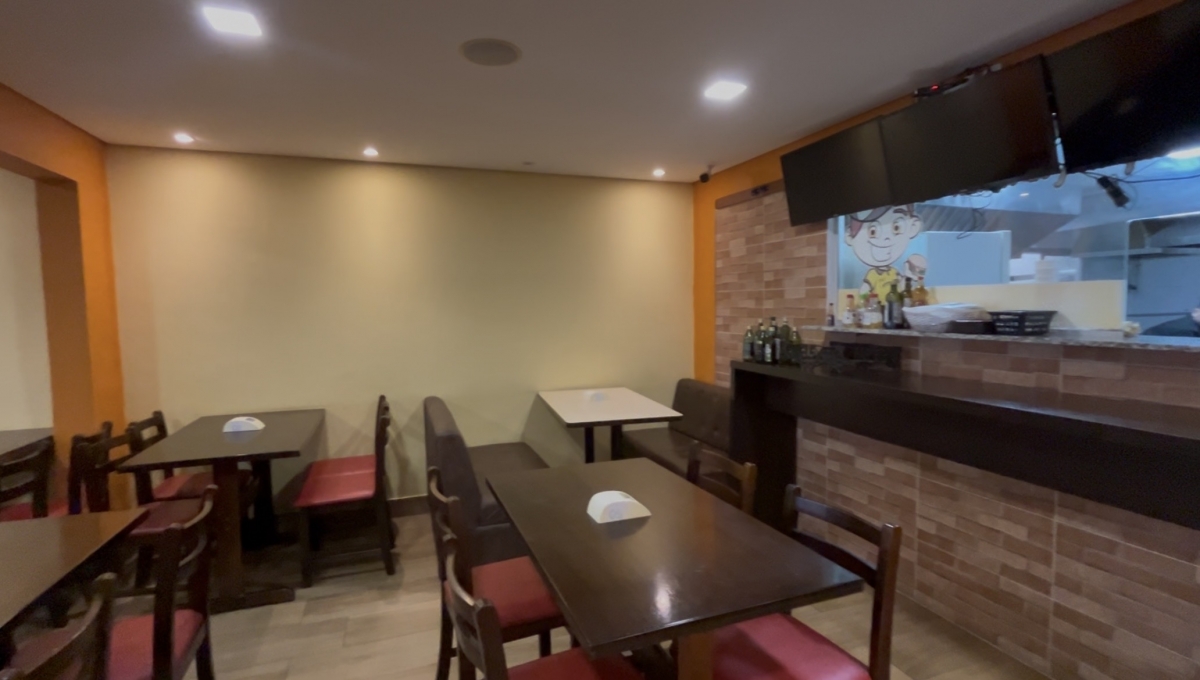 Restaurante completo à venda em Itajaí – em frente ao Shopping | 84 lugares | Cozinha completa | Pronto para trabalhar