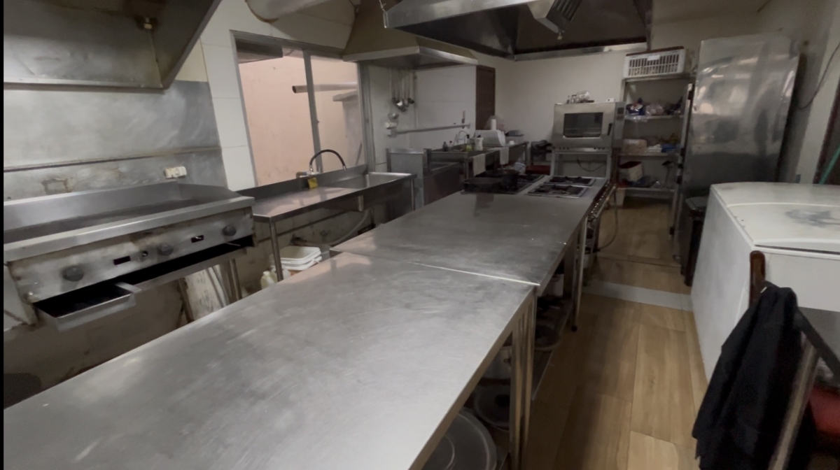 Restaurante completo à venda em Itajaí – em frente ao Shopping | 84 lugares | Cozinha completa | Pronto para trabalhar
