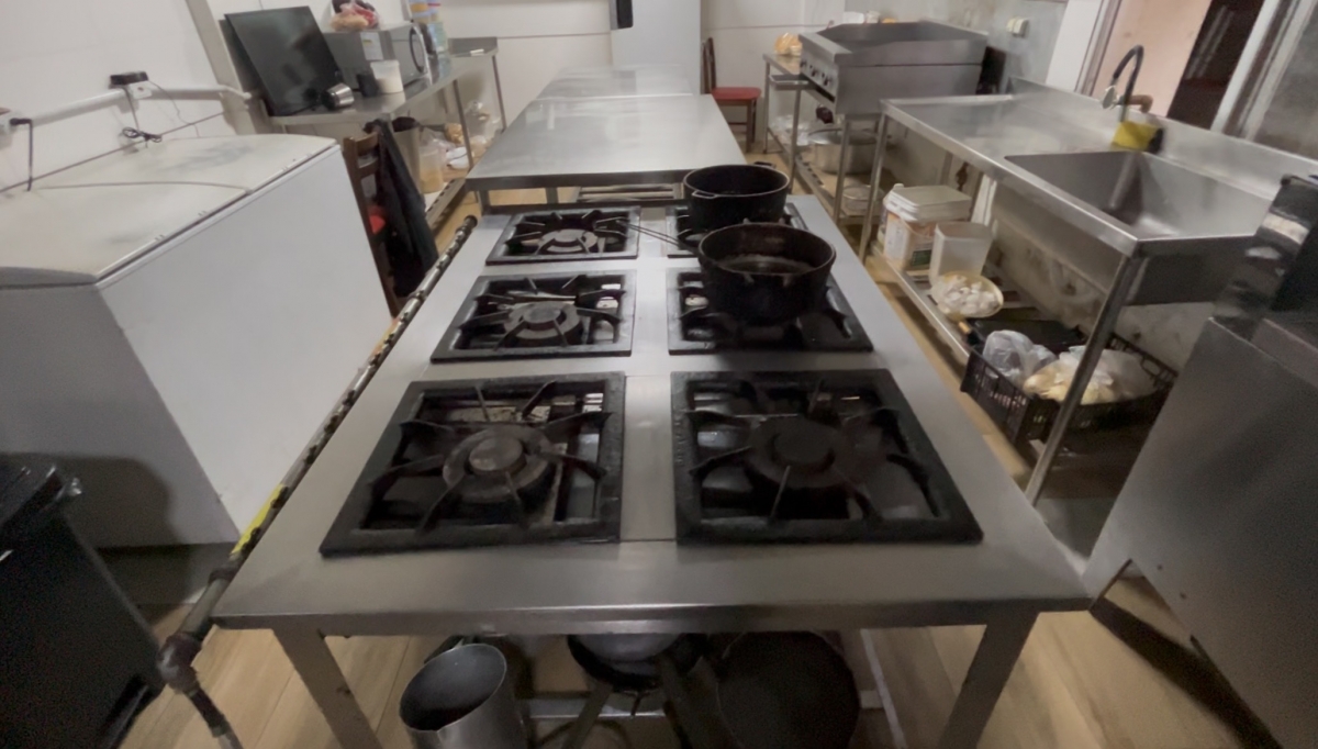 Restaurante completo à venda em Itajaí – em frente ao Shopping | 84 lugares | Cozinha completa | Pronto para trabalhar