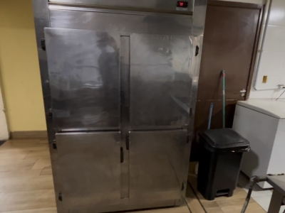 Restaurante completo à venda em Itajaí – em frente ao Shopping | 84 lugares | Cozinha completa | Pronto para trabalhar