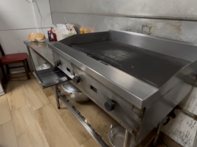 Restaurante completo à venda em Itajaí – em frente ao Shopping | 84 lugares | Cozinha completa | Pronto para trabalhar