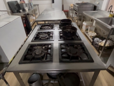 Restaurante completo à venda em Itajaí – em frente ao Shopping | 84 lugares | Cozinha completa | Pronto para trabalhar