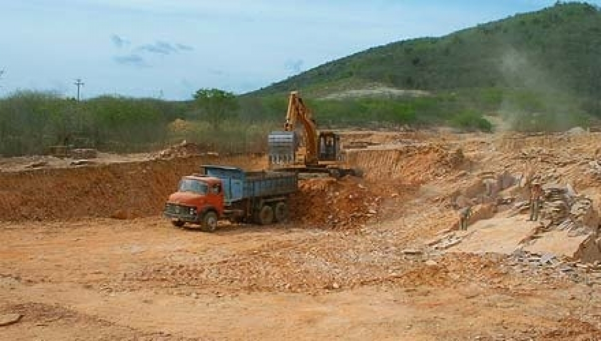 vendo pedreira exportação de flagstones e ladrilhos com cantos serrados