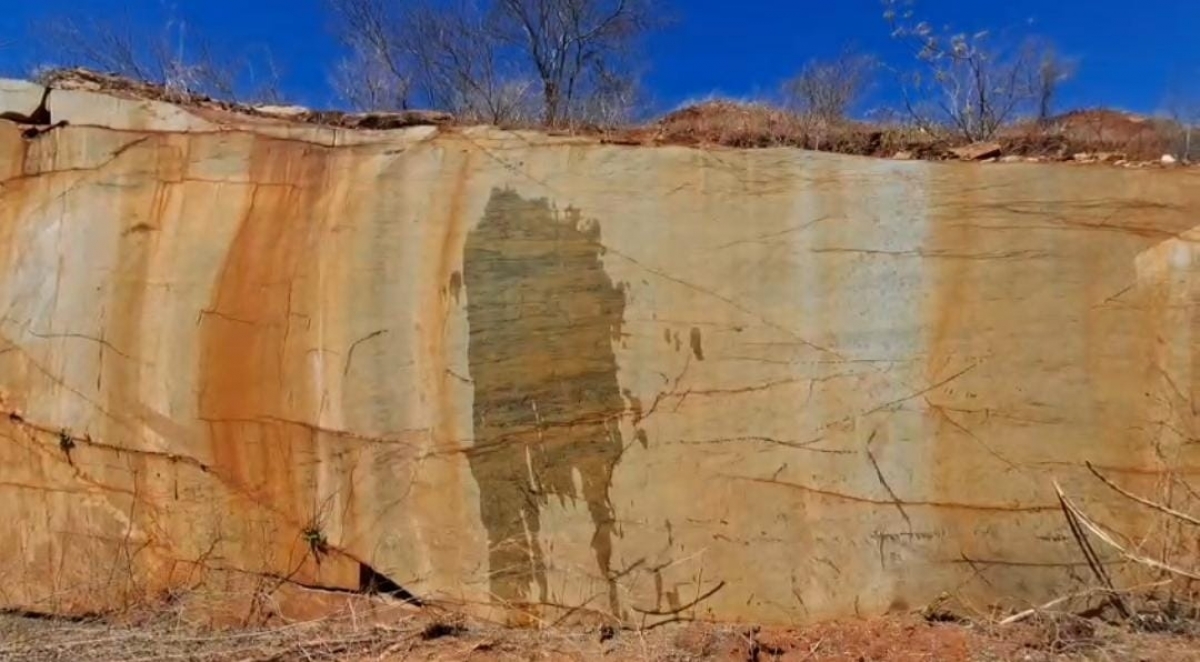 Jazida de Granito à Venda ou parceria