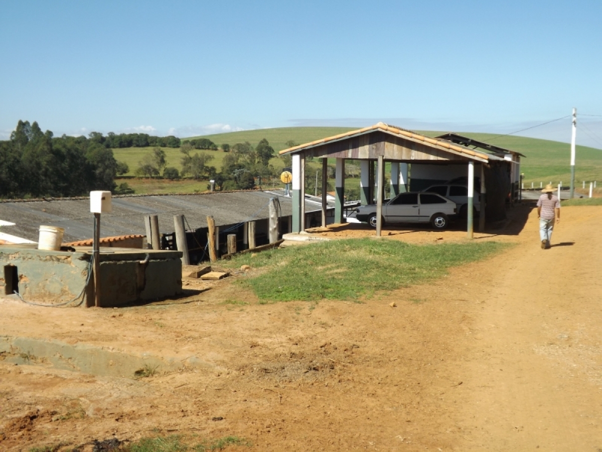 fazenda com 222 alq , com benfeitorias modestas