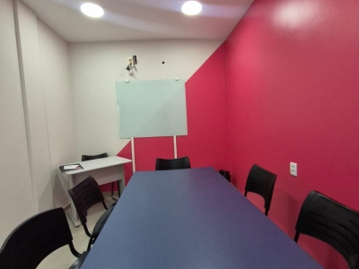Vende-se escola de idiomas consolidada, com carteira ativa de alunos, estrutura completa nova