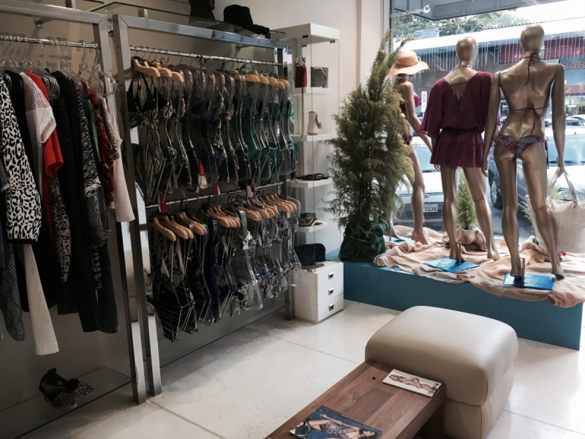 LOJA MODA PRAIA COMPLETA E COM ÓTIMA LOCALIZAÇÃO