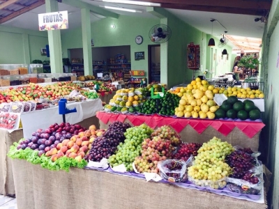 Urgente mercado e restaurante