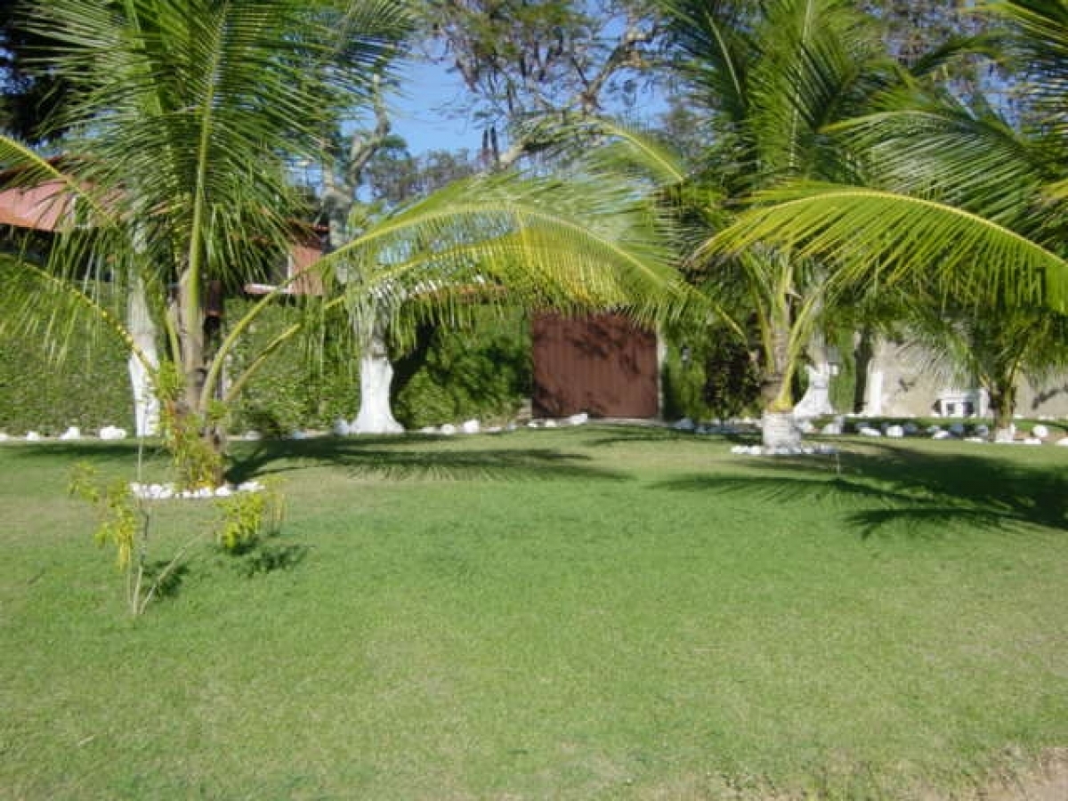 Casa para eventos - Pousada - 800m2 Construção em 5.000m2 terreno a beira da água