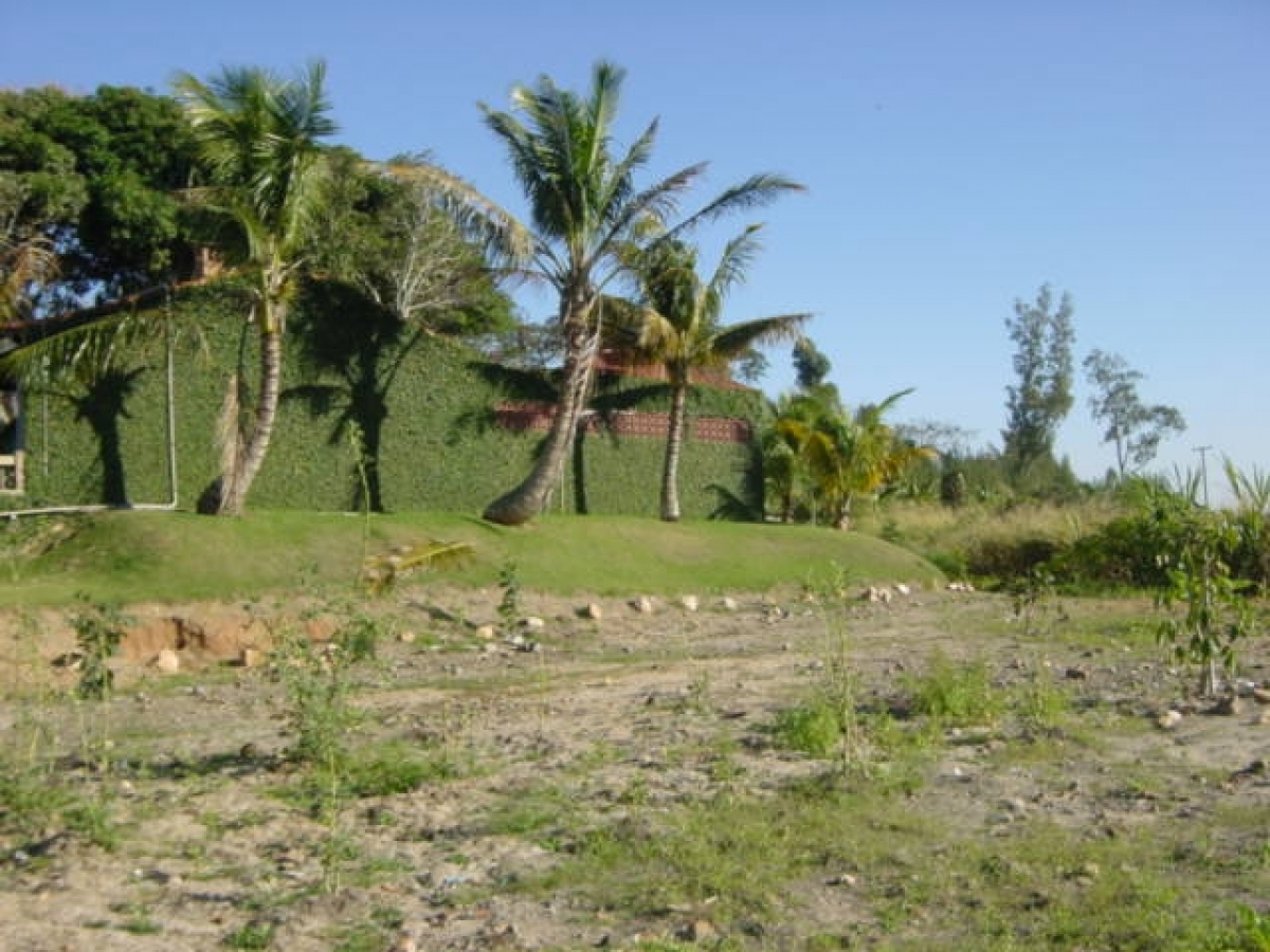 Casa para eventos - Pousada - 800m2 Construção em 5.000m2 terreno a beira da água