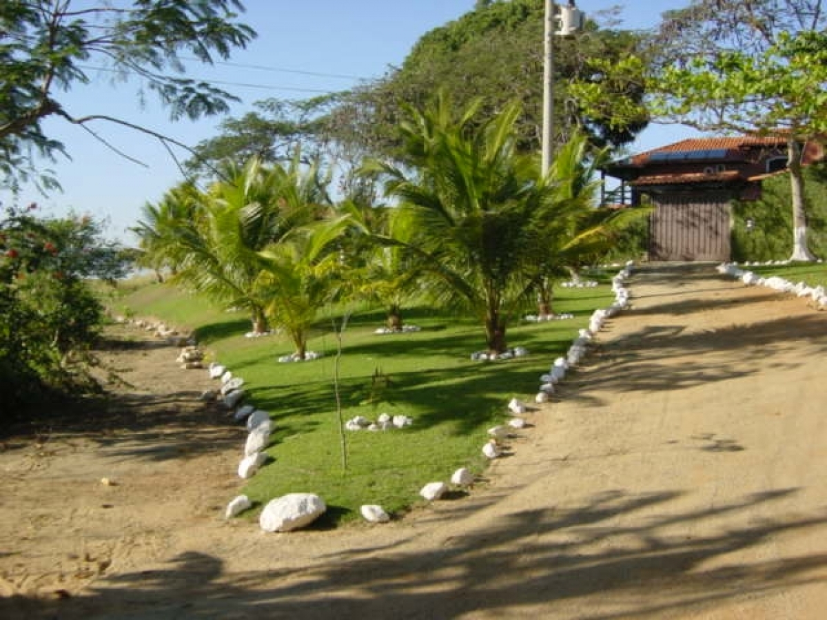 Casa para eventos - Pousada - 800m2 Construção em 5.000m2 terreno a beira da água