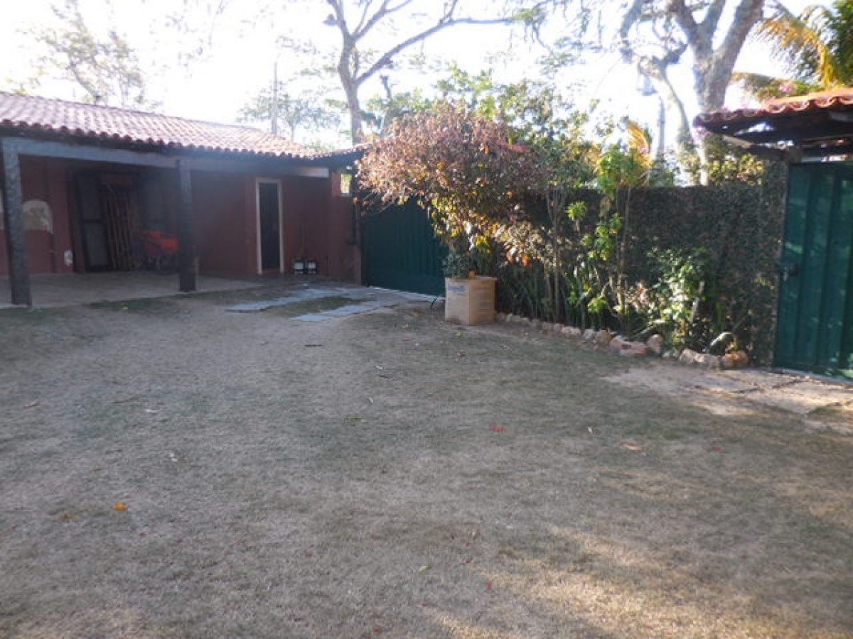 Casa para eventos - Pousada - 800m2 Construção em 5.000m2 terreno a beira da água
