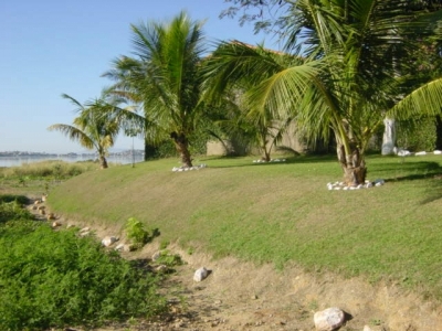 Casa para eventos - Pousada - 800m2 Construção em 5.000m2 terreno a beira da água