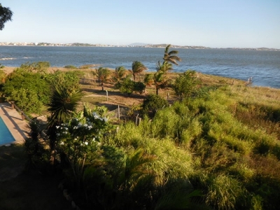 Casa para eventos - Pousada - 800m2 Construção em 5.000m2 terreno a beira da água