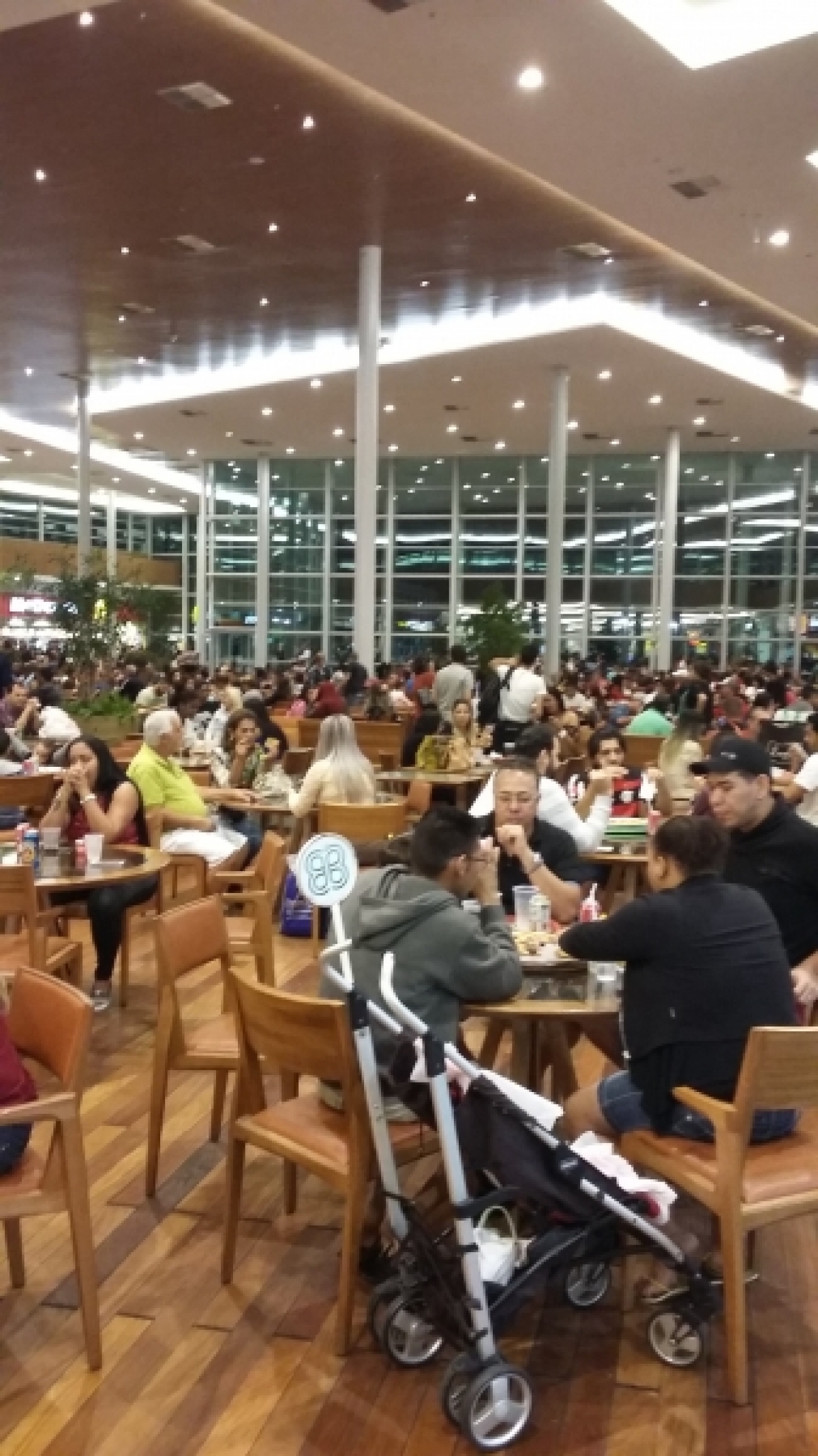 Franquia em praça de alimentação num dos principais shoppings do Rio de Janeiro COD 1102
