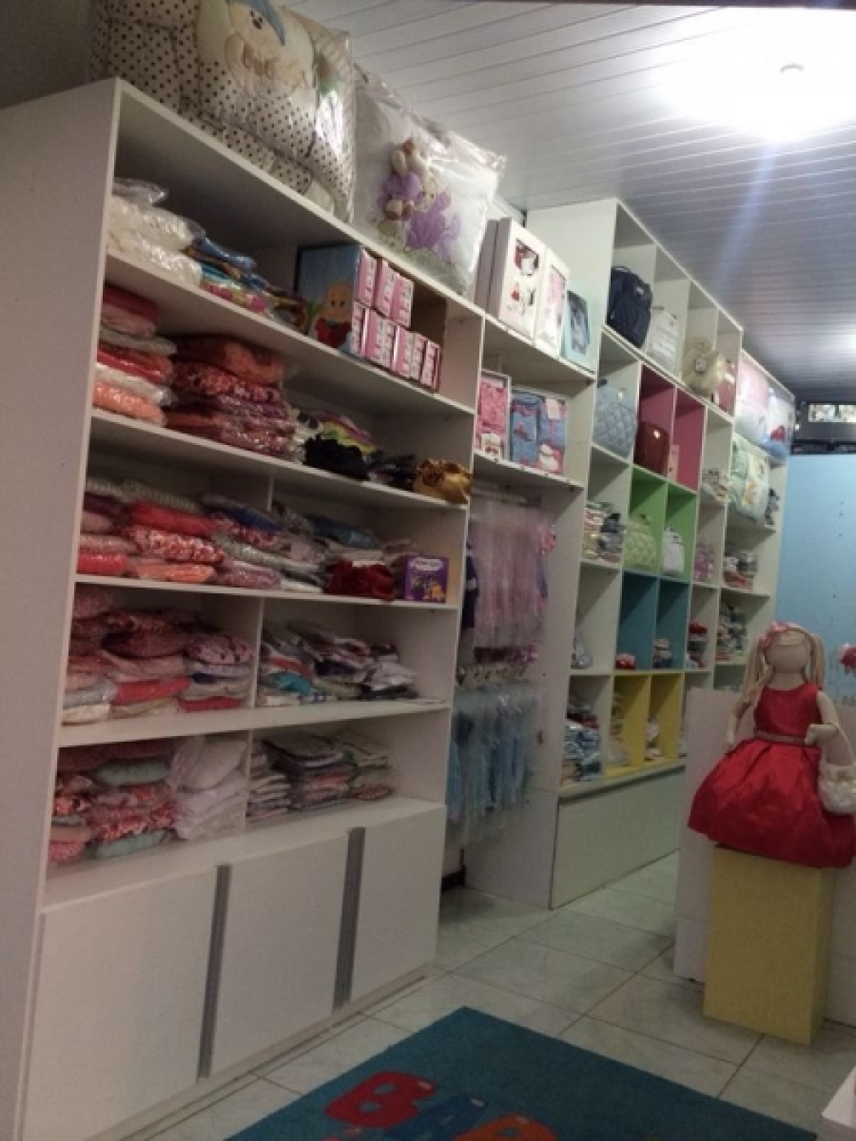 Vendo Loja de Roupa de Bebês e crianças - Estoque Movéis