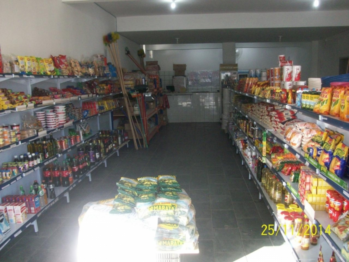 Mercadinho c/ área de 150M2, bem montado e sortido 