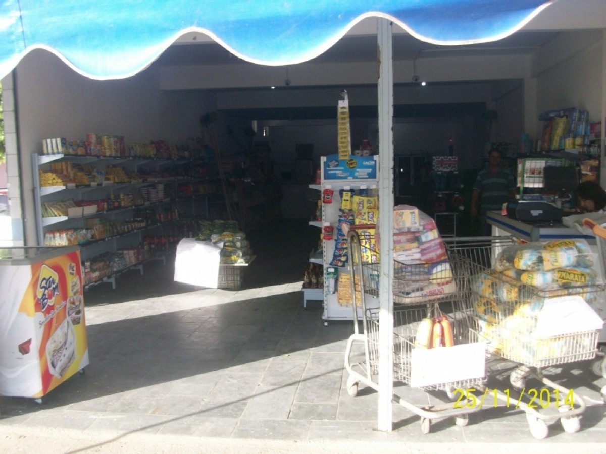 Mercadinho c/ área de 150M2, bem montado e sortido 